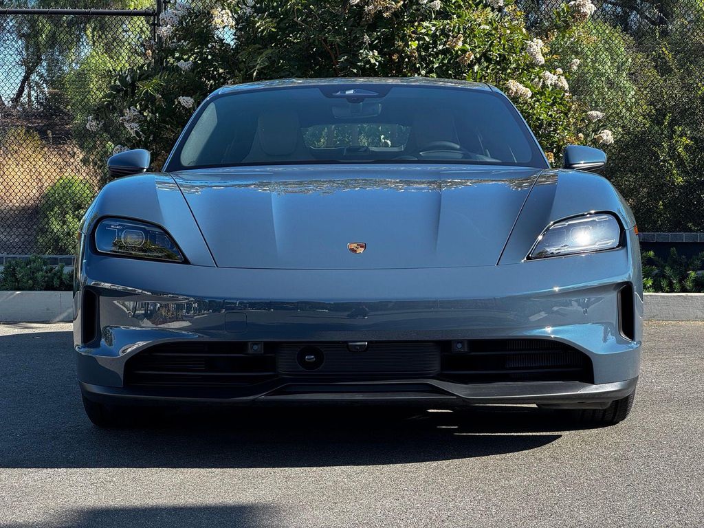 صورة مصغرة 14 لـ 2026 Porsche TAYCAN 4