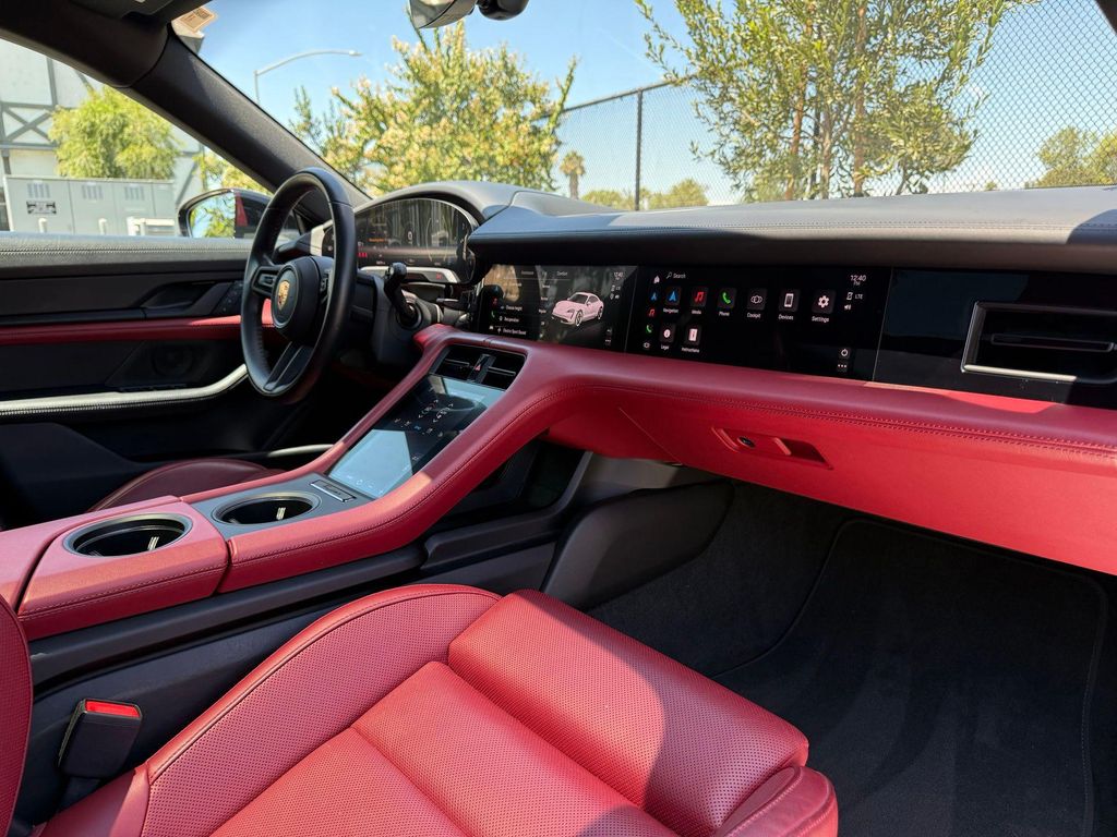 2022 Porsche TAYCAN 4S — миниатюра 26