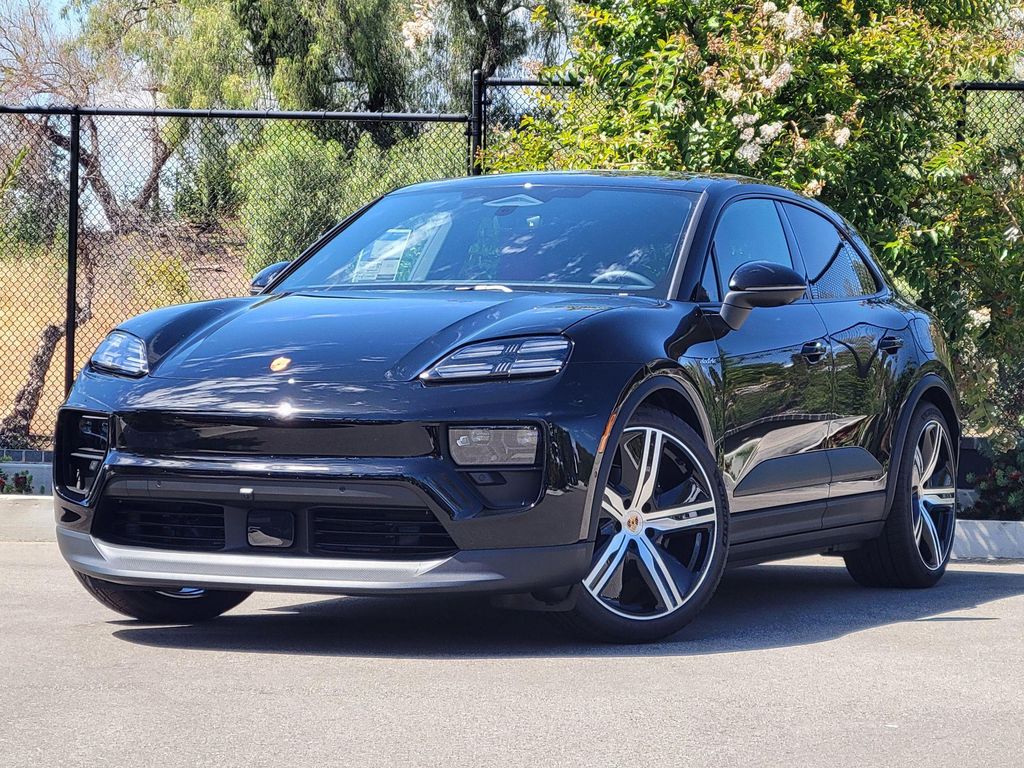 New 2026 Porsche Macan Macan Electric