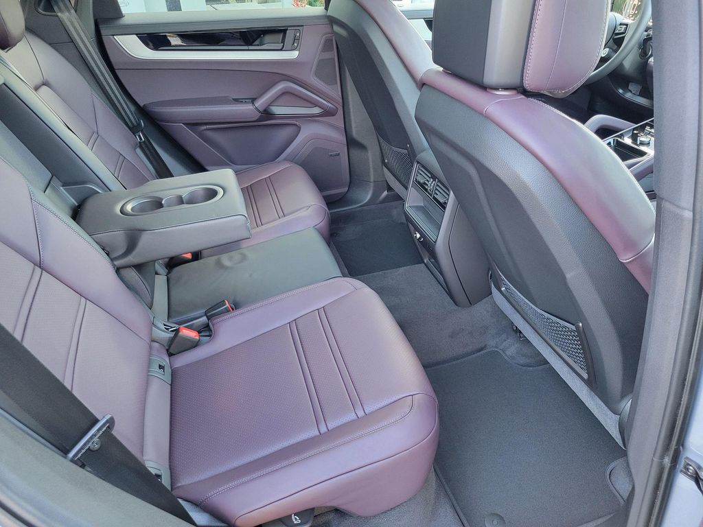 2026 Porsche CAYENNE S — миниатюра 28