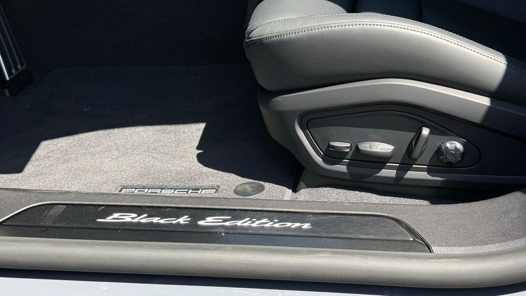 2026 Porsche TAYCAN 4 缩略图 16