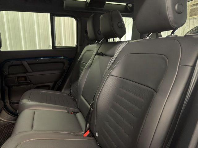 صورة 14 لـ 2026 LAND Rover DEFENDER OCTA