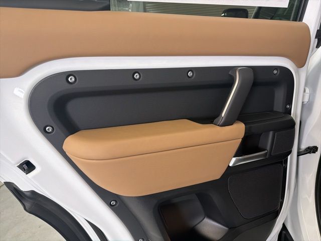 2026 LAND Rover DEFENDER S 缩略图 14