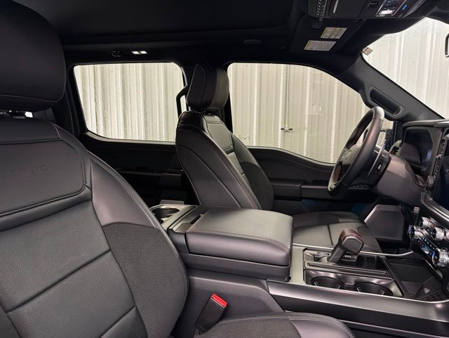 صورة مصغرة 23 لـ 2025 FORD F-150 RAPTOR