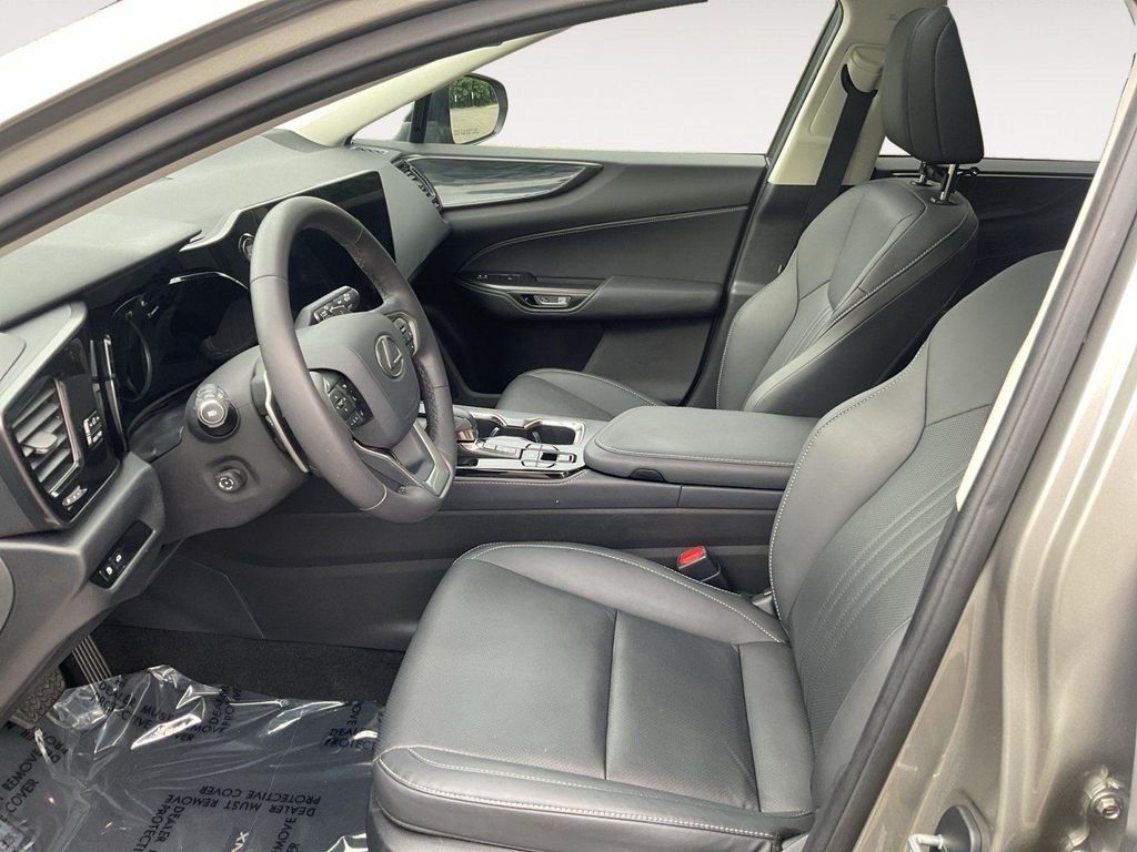 صورة مصغرة 14 لـ 2024 Lexus NX 350 PREMIUM