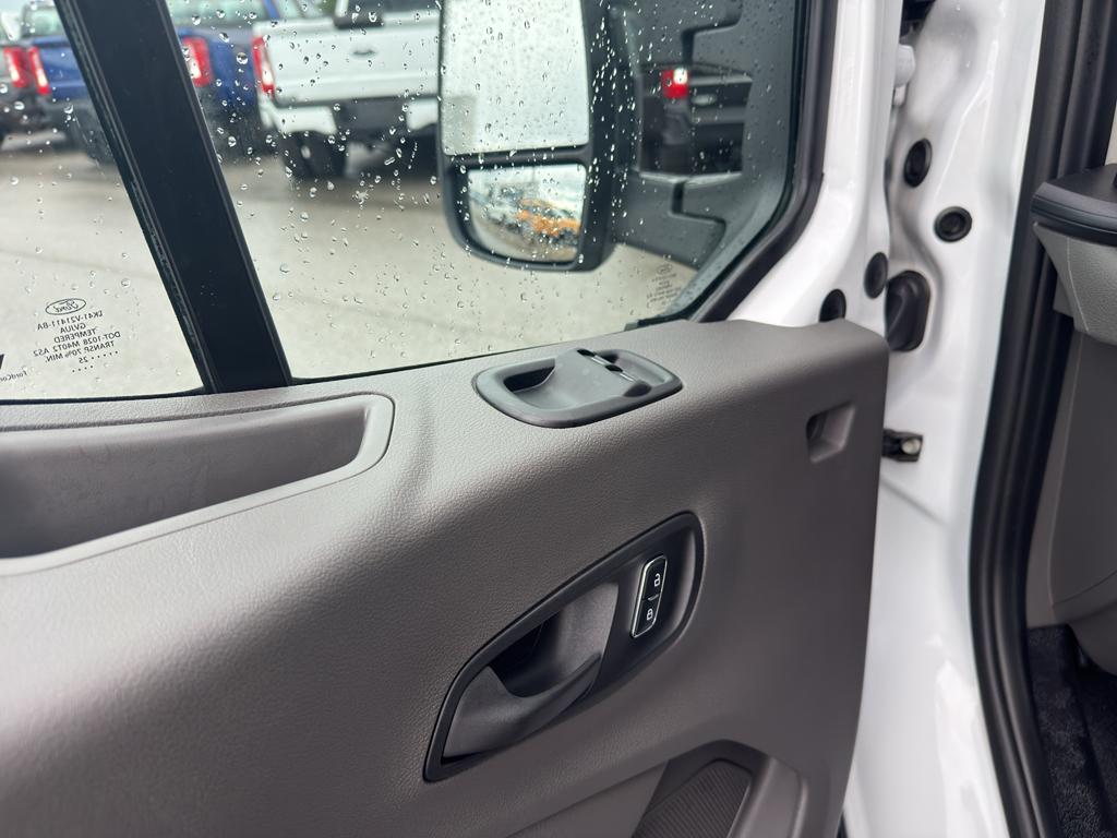 صورة مصغرة 24 لـ 2025 FORD TRANSIT-250 BASE