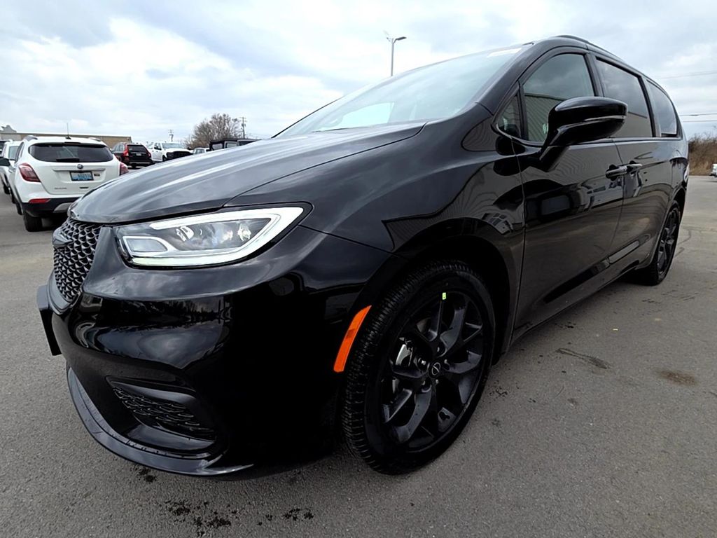 New 2026 Chrysler Pacifica L