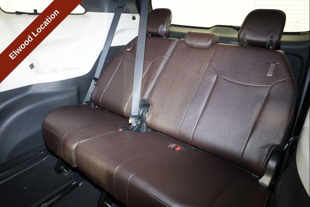 2023 Toyota SIENNA PLATINUM 缩略图 12