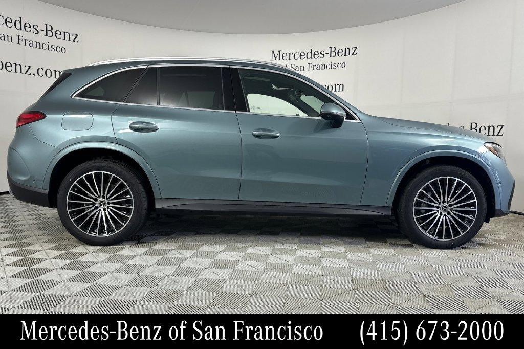 2026 Mercedes-BENZ GLC — миниатюра 2