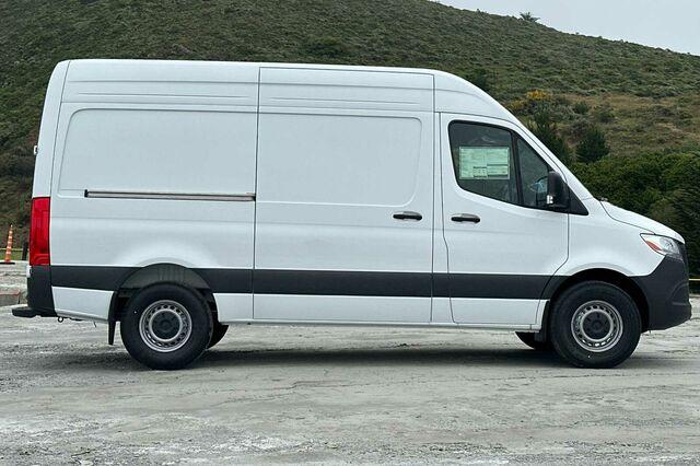 2026 Mercedes-BENZ SPRINTER 2500 photo 2