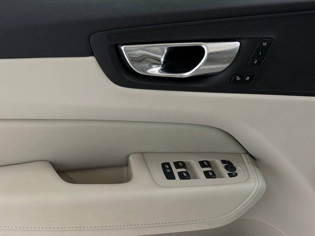 2023 Volvo XC60 B5 PLUS BRIGHT THEME AWD 4DR SUV 缩略图 28