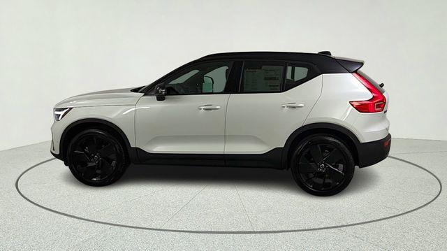 صورة 4 لـ 2026 Volvo XC40 B5 ULTRA BLACK EDITION