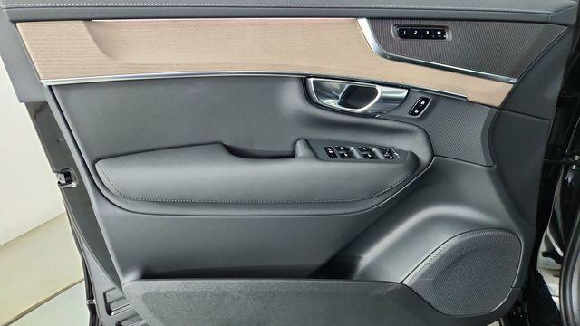 2026 Volvo XC90 B5 CORE 照片 9