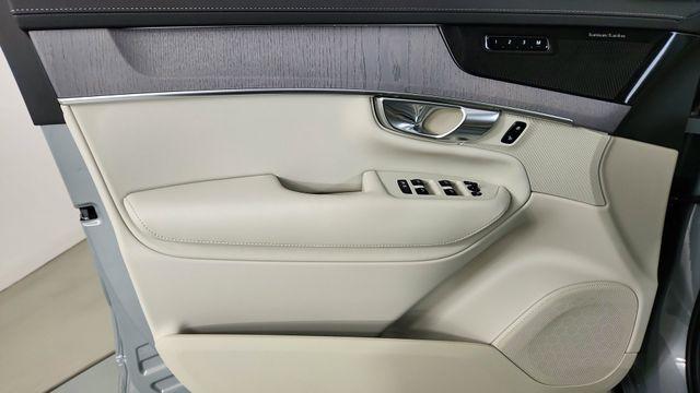 2026 Volvo XC90 B6 ULTRA 7-SEATER photo 9