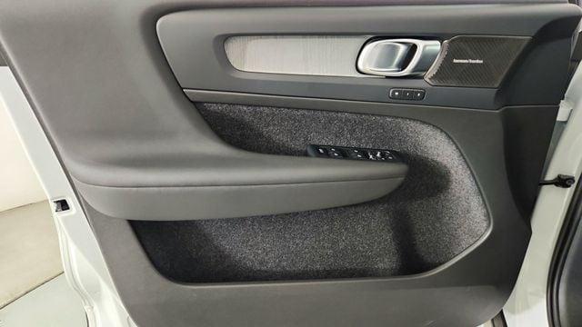 صورة 9 لـ 2026 Volvo XC40 B5 ULTRA