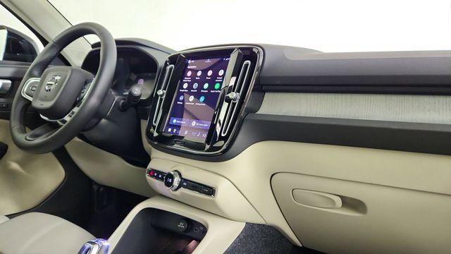 2026 Volvo XC40 B5 PLUS thumbnail 32
