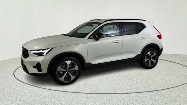 2026 Volvo XC40 B5 PLUS — фото 3