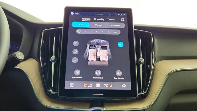 صورة مصغرة 22 لـ 2026 Volvo XC60 PLUG-IN HYBRID T8 PLUS