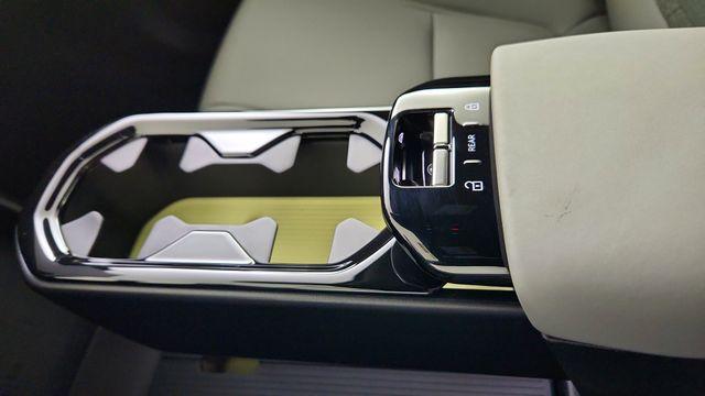 صورة 16 لـ 2026 Volvo EX30 TWIN MOTOR ULTRA
