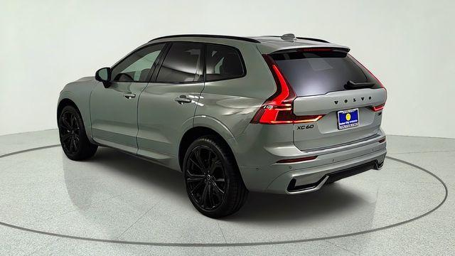 2026 Volvo XC60 B5 ULTRA BLACK EDITION — фото 4