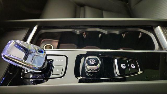 صورة مصغرة 17 لـ 2026 Volvo XC60 B5 ULTRA BLACK EDITION