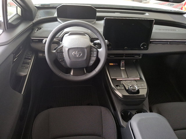صورة 9 لـ 2026 Toyota C-HR SE