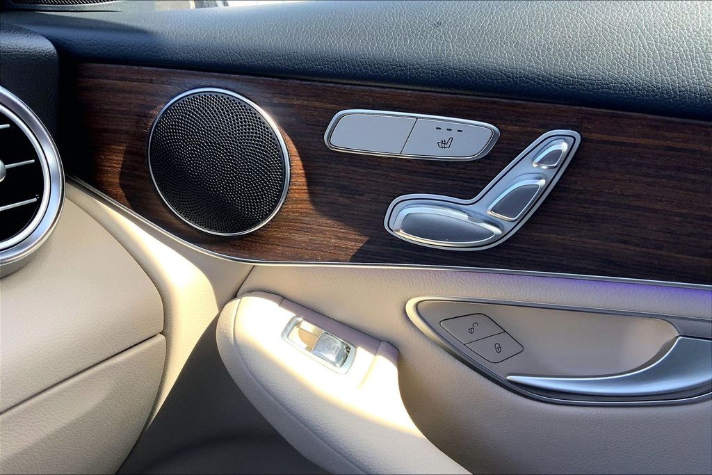 صورة مصغرة 34 لـ 2023 Mercedes-BENZ GLC