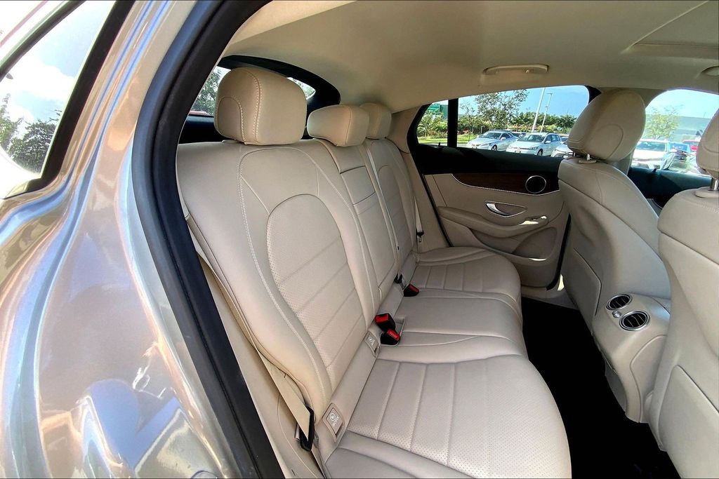 صورة مصغرة 27 لـ 2023 Mercedes-BENZ GLC