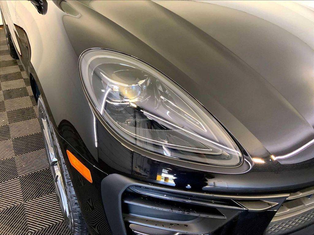 2026 Porsche MACAN — миниатюра 12