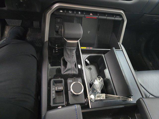 2026 Toyota TUNDRA HYBRID PLATINUM — миниатюра 28
