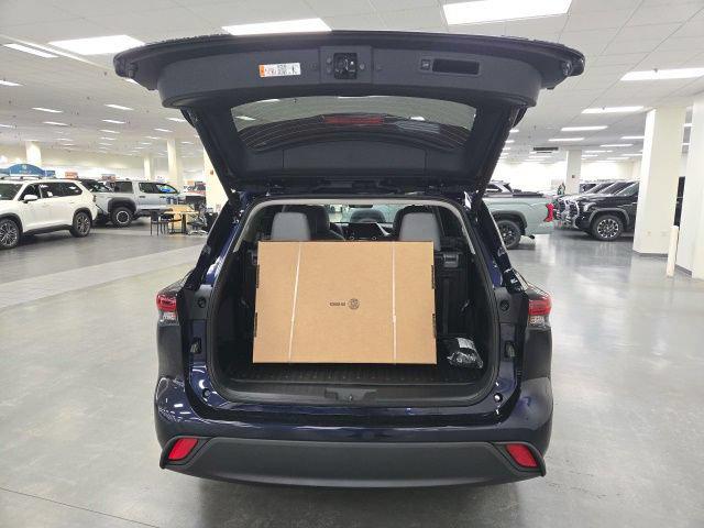 صورة مصغرة 15 لـ 2026 Toyota HIGHLANDER XLE