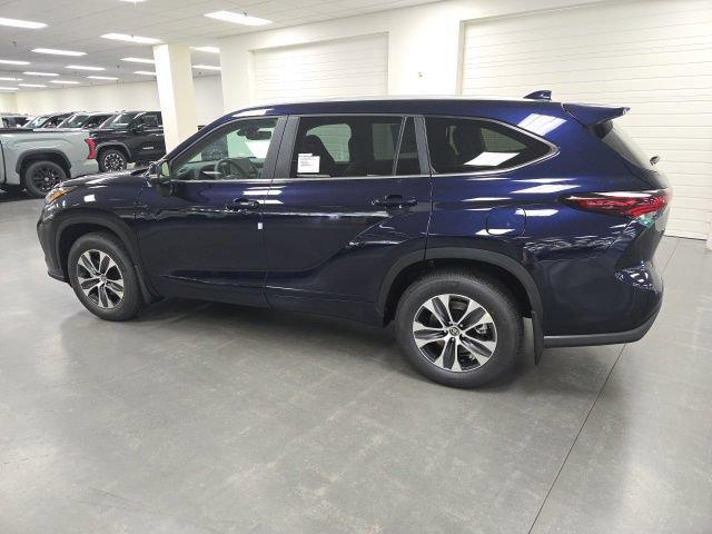 صورة مصغرة 3 لـ 2026 Toyota HIGHLANDER XLE