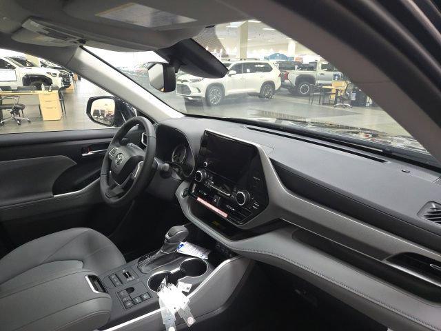 صورة مصغرة 9 لـ 2026 Toyota HIGHLANDER XLE