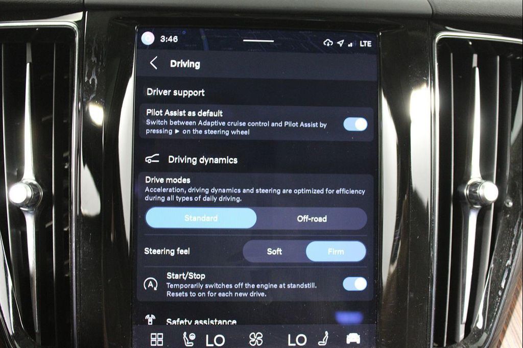 صورة مصغرة 15 لـ 2023 Volvo XC60 B5 PLUS DARK THEME