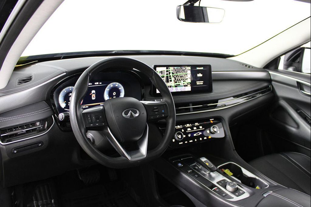 صورة 7 لـ 2023 Infiniti QX60 LUXE