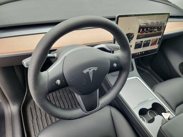 TESLA MODEL Y LONG RANGE - 10