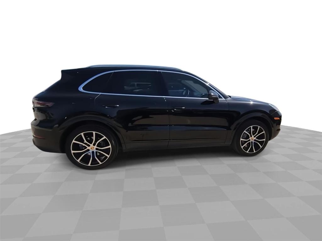 صورة 9 لـ 2022 Porsche CAYENNE BASE