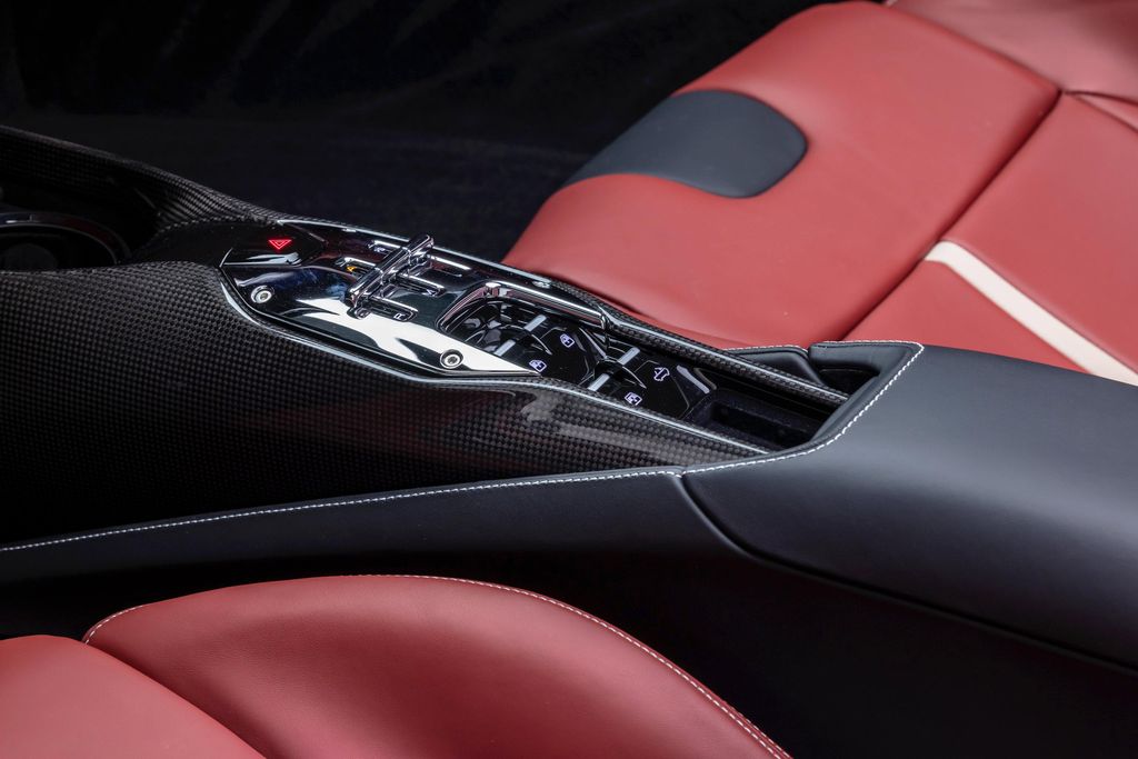 2024 Ferrari SF90 SPIDER CONVERTIBLE 缩略图 67