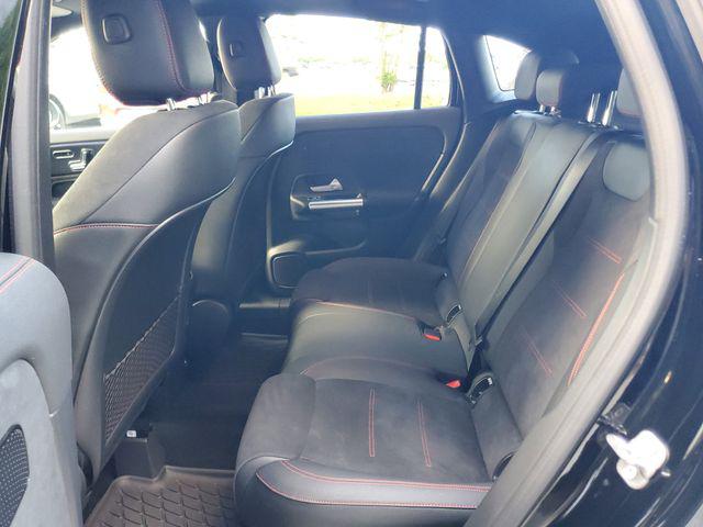 MERCEDES-BENZ GLA-CLASS - 10