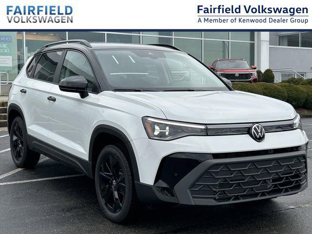 New 2026 Volkswagen Taos SE Black