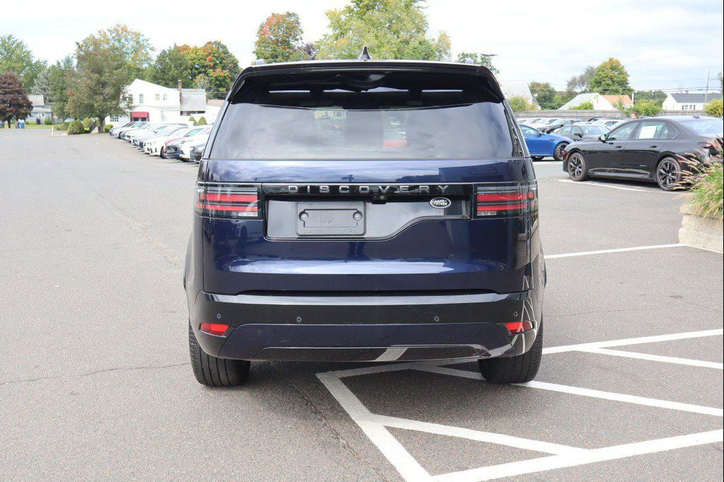 صورة 7 لـ 2023 LAND Rover DISCOVERY P300 S R-DYNAMIC
