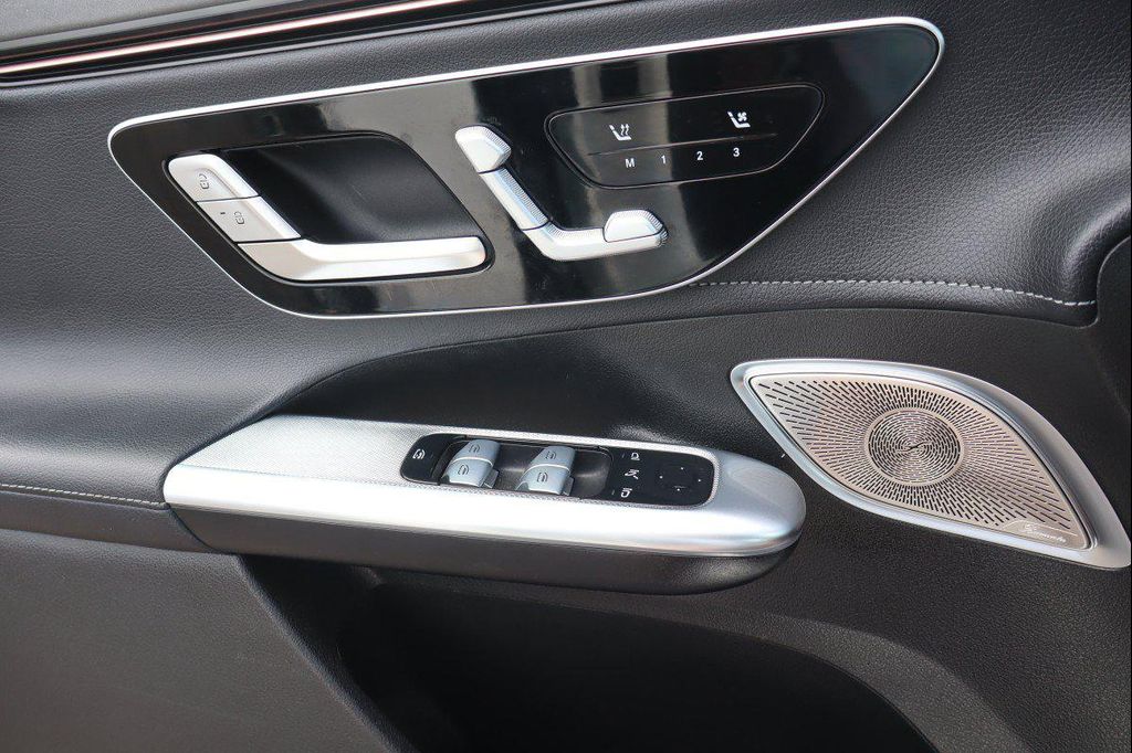 2024 Mercedes-BENZ EQE 照片 10