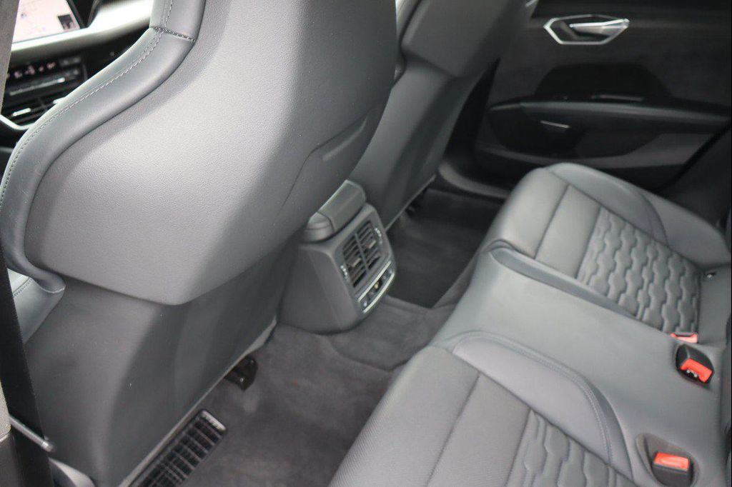 صورة مصغرة 24 لـ 2023 AUDI RS E-TRON GT QUATTRO