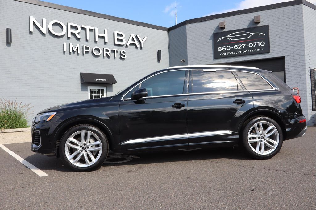 2025 Audi Q7 in Black for sale in the USA