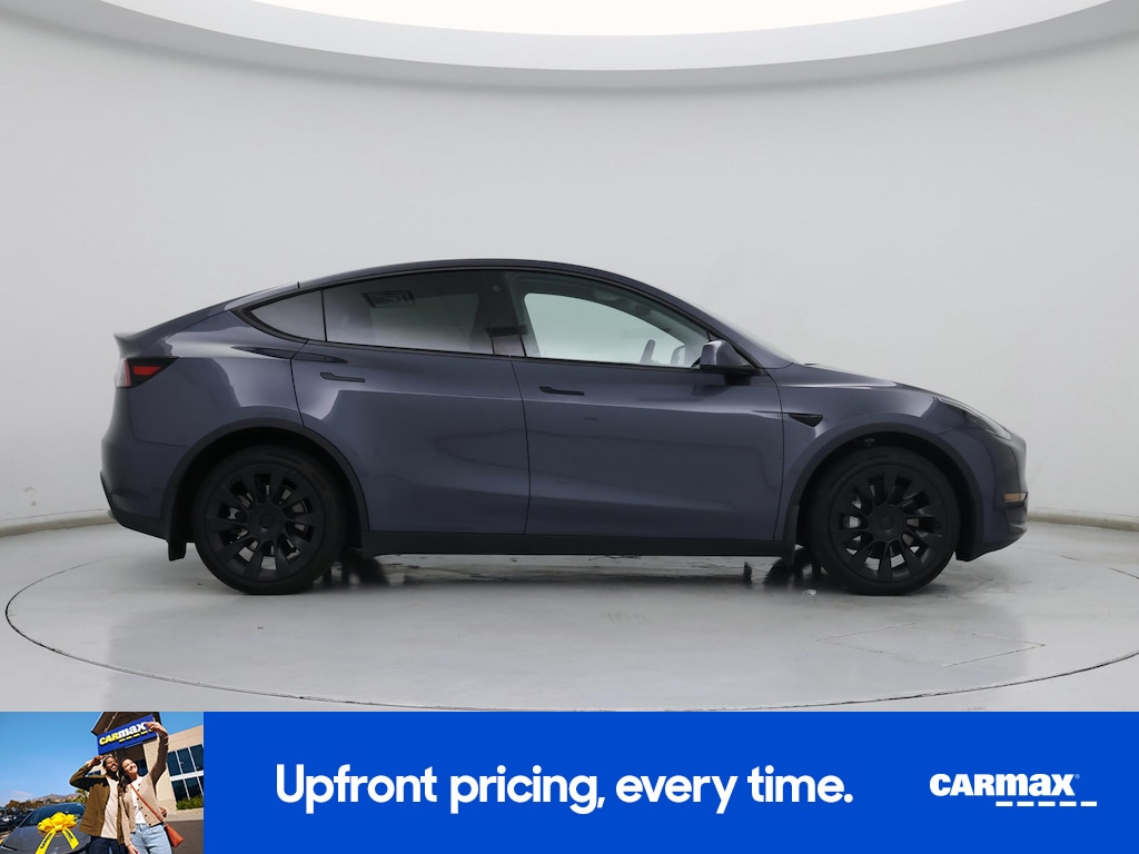 TESLA MODEL Y LONG RANGE - 9