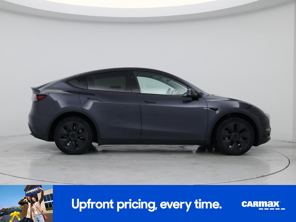 TESLA MODEL Y LONG RANGE - 9
