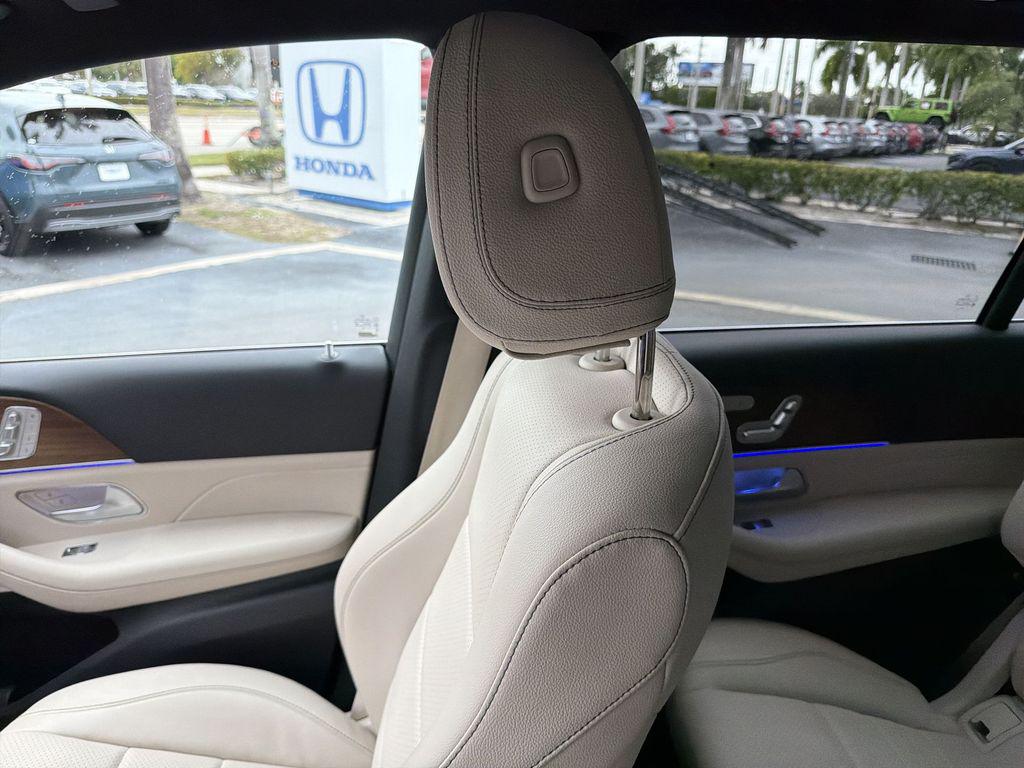 MERCEDES-BENZ GLS - 10