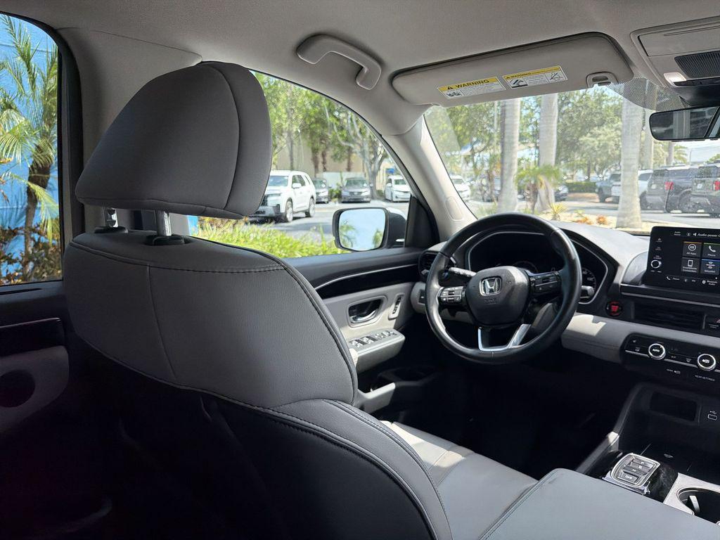 2023 Honda PILOT 2WD EX-L 8 PASSENGER 照片 17