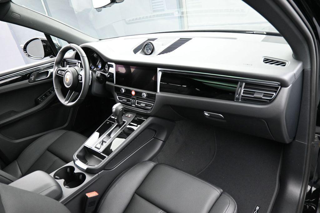 2026 Porsche MACAN BASE — миниатюра 29