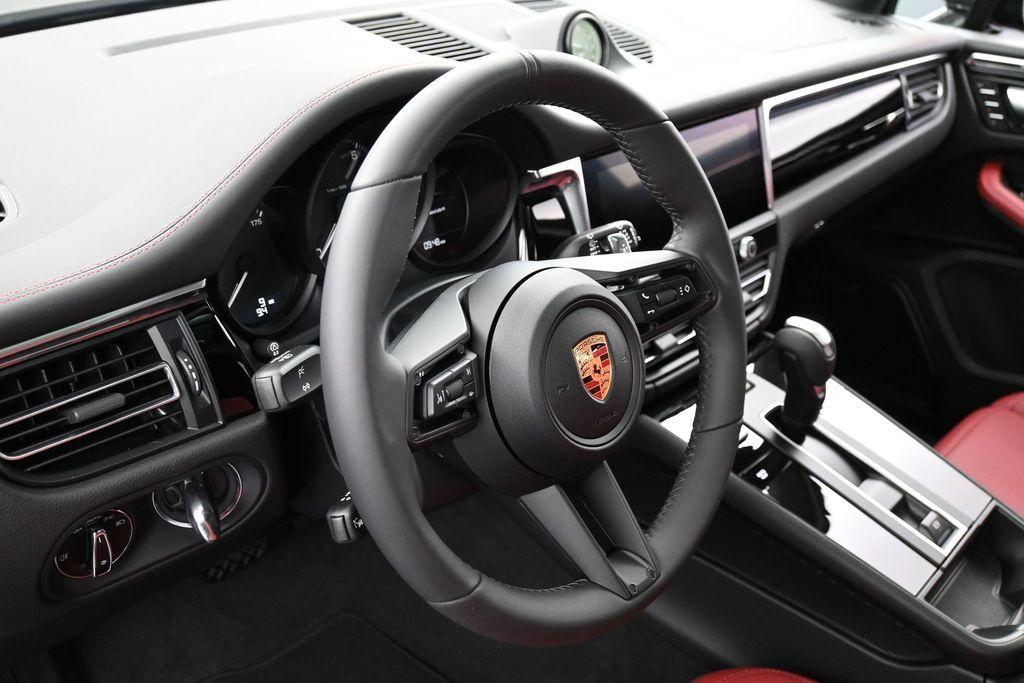 2026 Porsche MACAN BASE — миниатюра 15